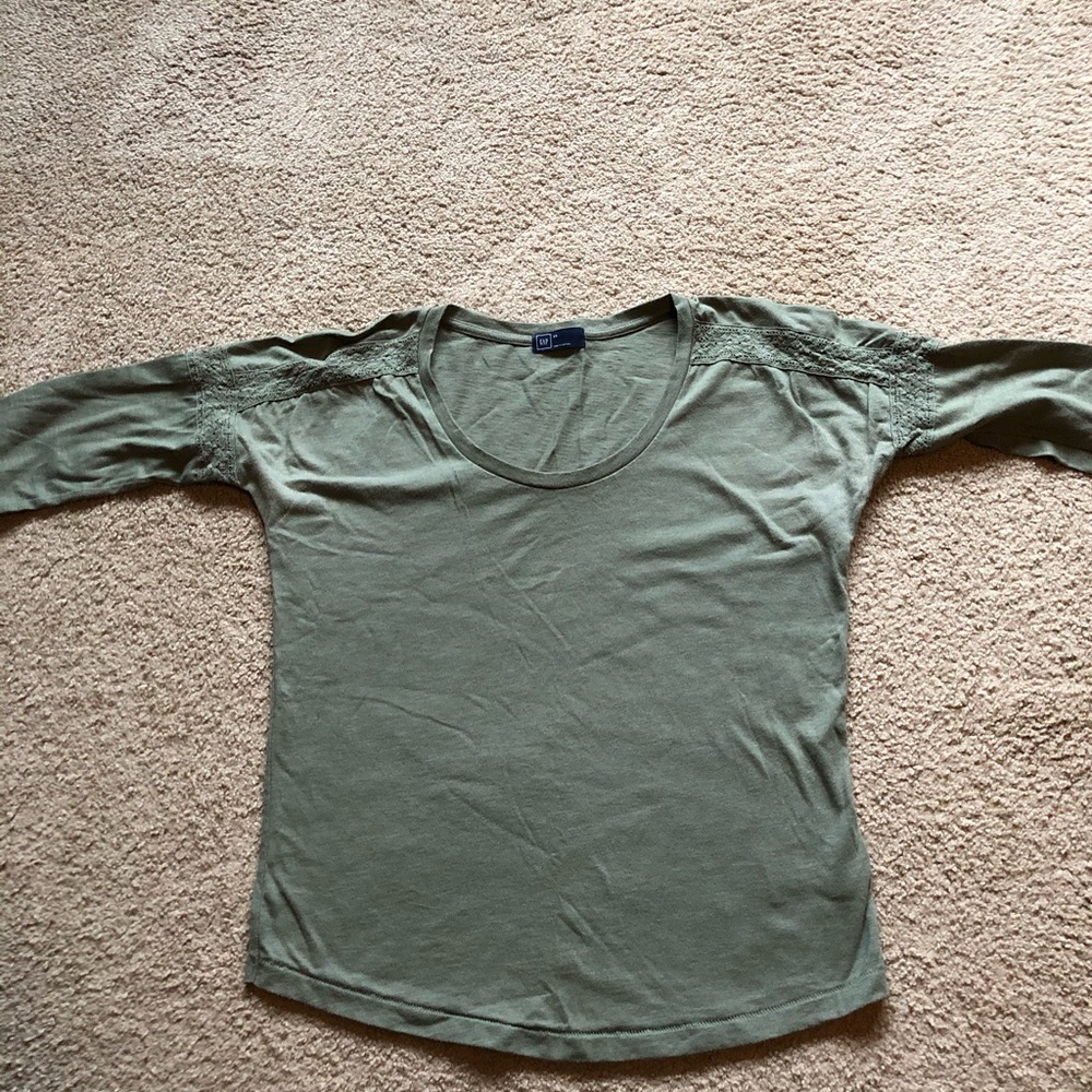 Gap 3/4 sleeve shirt